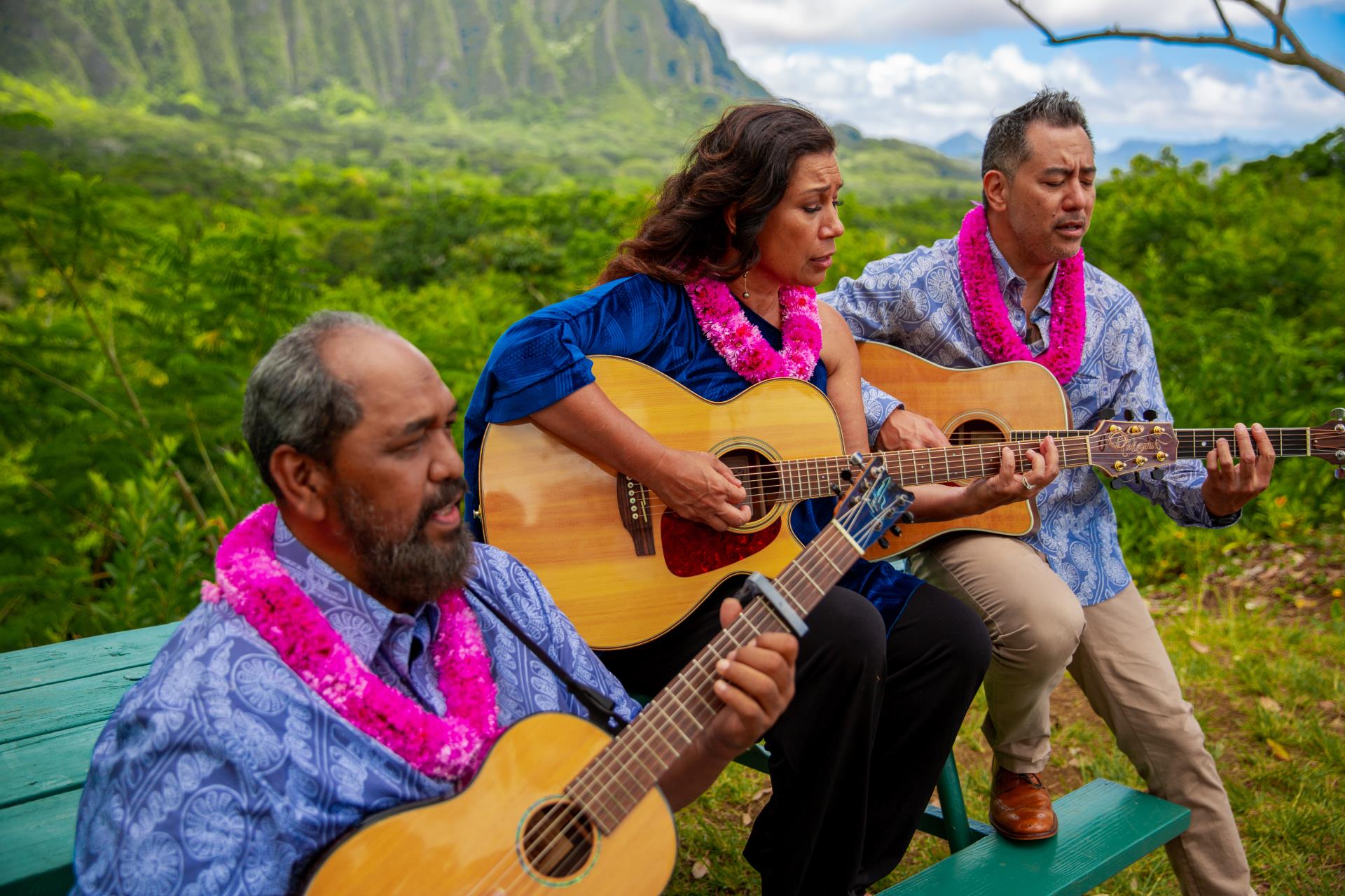 Kulaiwi Performers on Bench Kawika Lehua Shawn Photo EthanJung style="margin: 15px; width: 500px;">